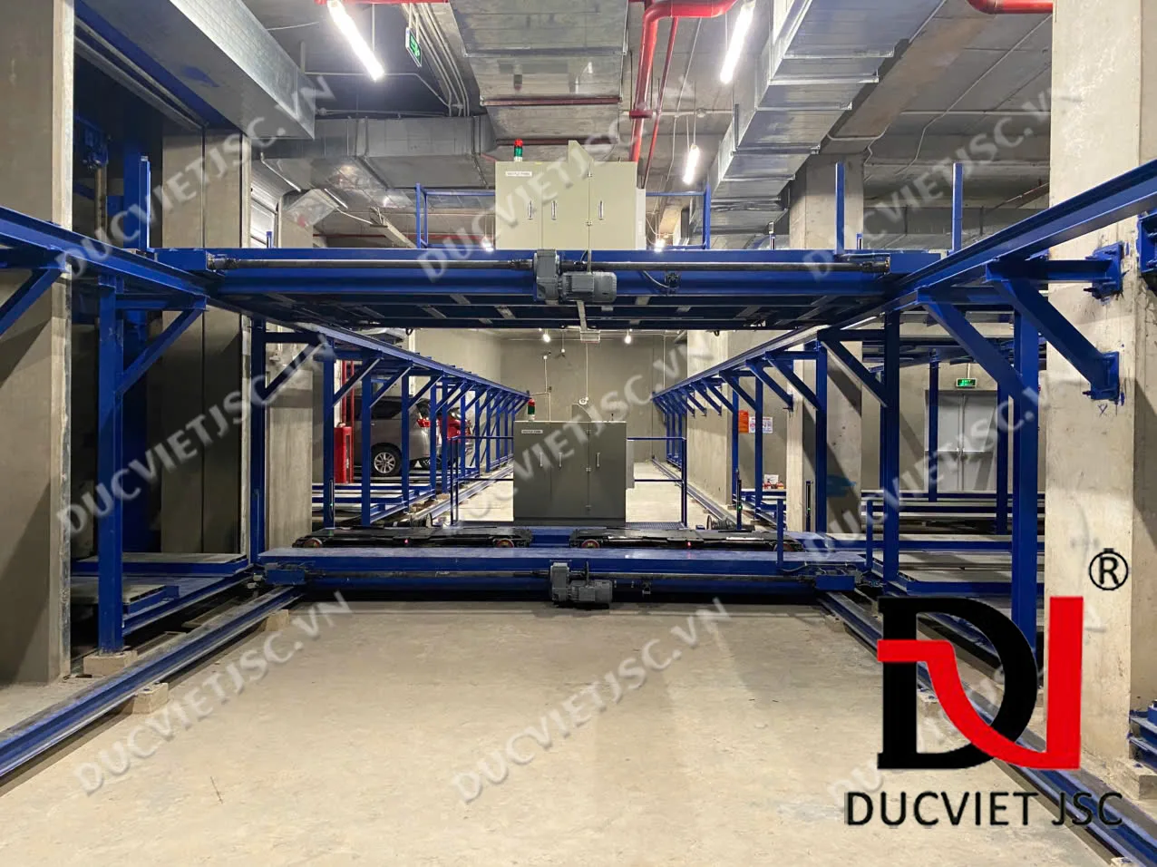 Bàn dịch chuyển xe tại trụ sở các Ban Đảng tại TPHCM